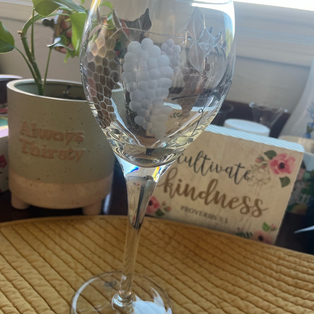 Curtea Sticlarului glass wine